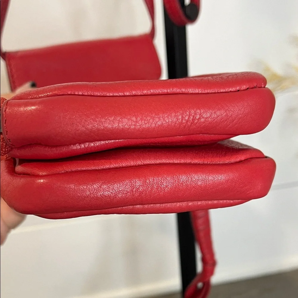 Vince Camuto Cory Sangaria Red Leather Cell Phone Wallet Crossbody Bag - Picture 9 of 14